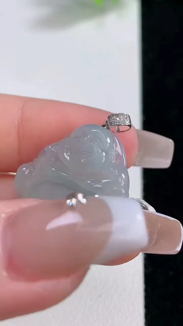 天然A货翡翠佛公吊坠，尺寸22-23.6-5，重量:4.27g
12月9日