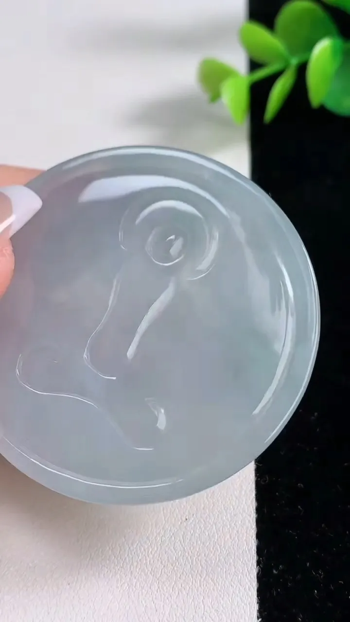 天然A货翡翠祥龙大日如来吊坠，尺寸53.3-5.4，重量:26.38g
12月10日