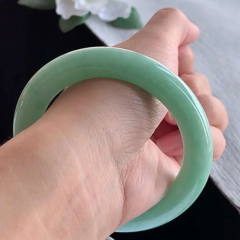 a货翡翠老坑冰种满绿圆条手镯57-58圈口  尺寸57×11.2mm 1209