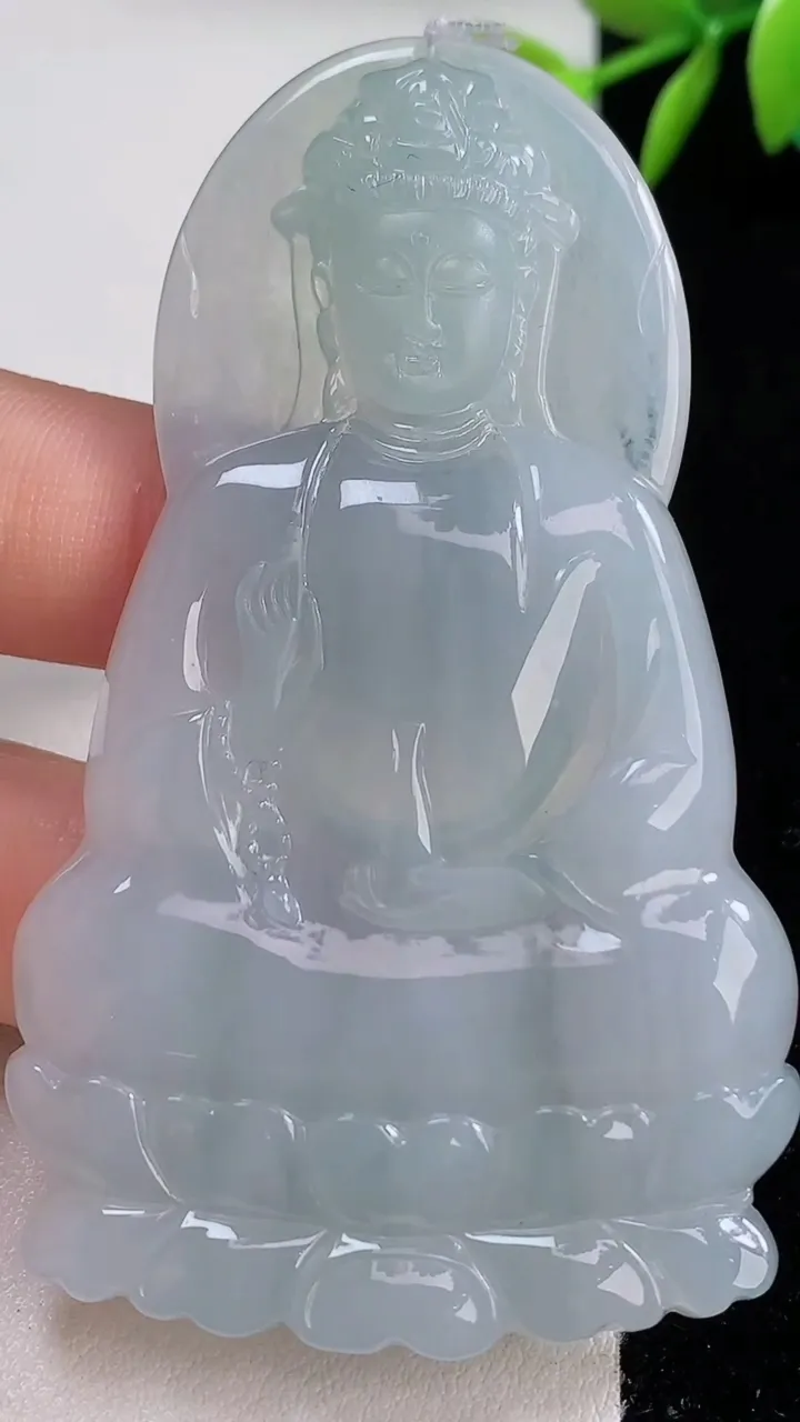 天然A货翡翠观音菩萨吊坠，尺寸72.3-42-5.6，重量:33.99g
12月10日