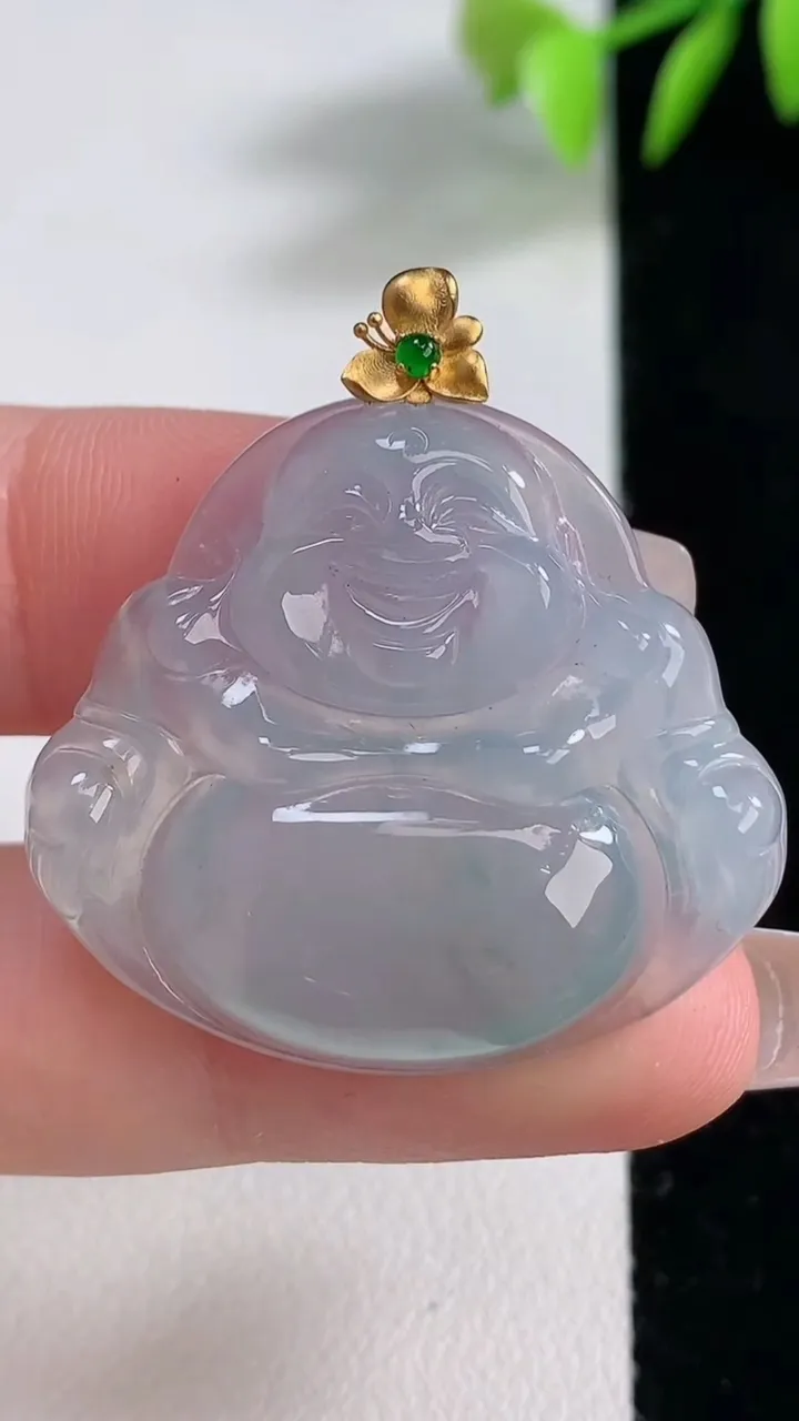 天然A货翡翠种飘花佛公吊坠，尺寸29.6-33-5.6，重量:8.48g
12月10日