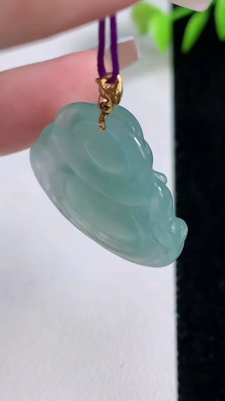 天然A货翡翠佛公吊坠，尺寸25.4-28.6-5.6，重量:6.68g
12月10日