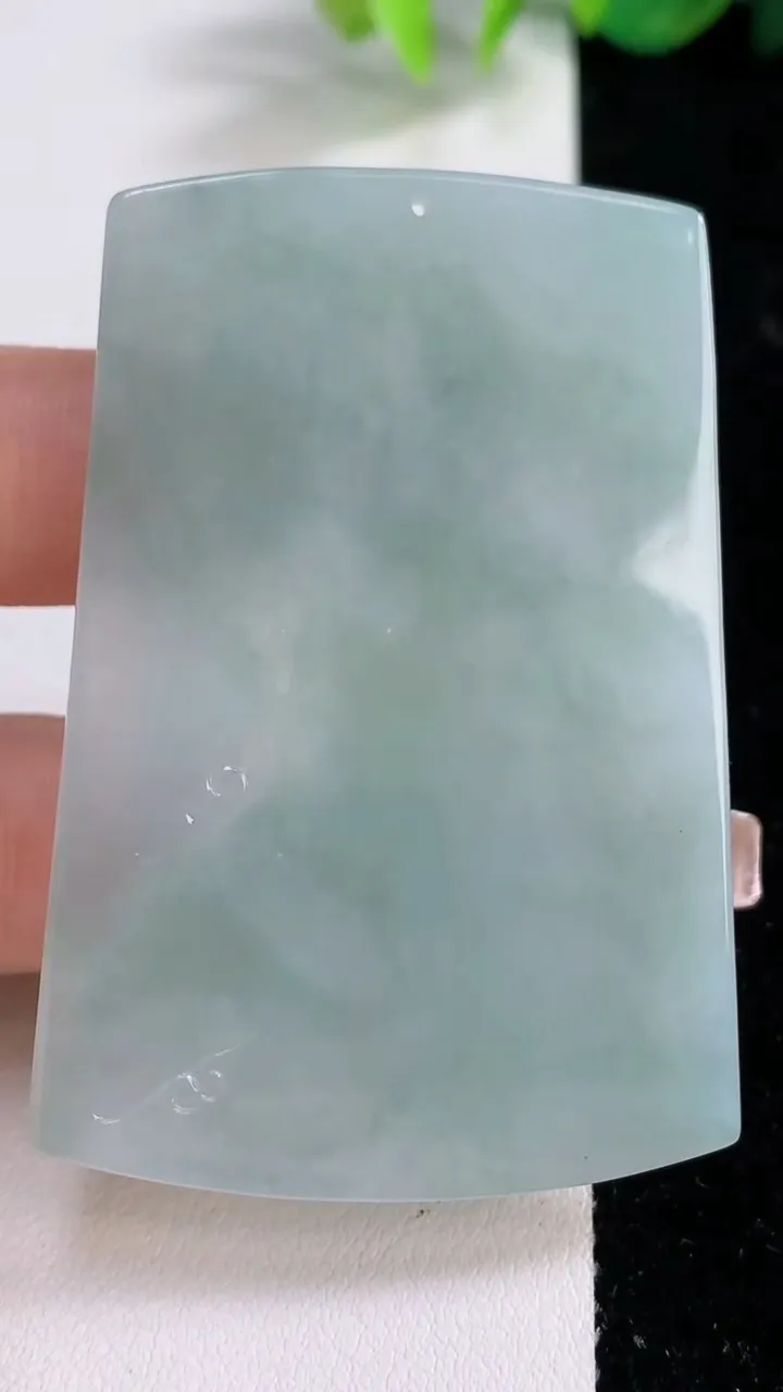 天然A货翡翠普贤菩萨吊坠，尺寸60.5-41-5.2，重量:33.00g
12月10日