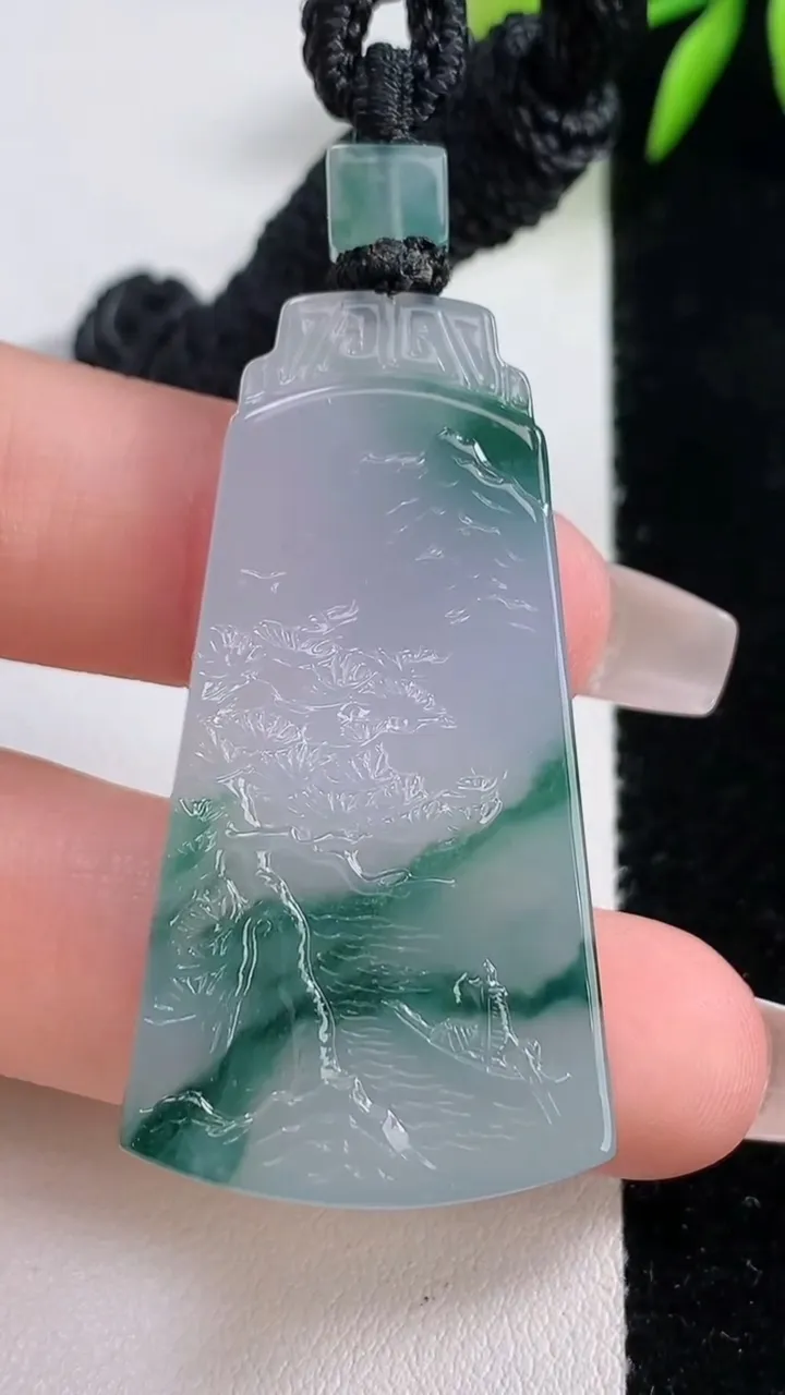 天然A货翡翠牌吊坠，尺寸45-23.2-5.4，重量:17.16g
12月10日