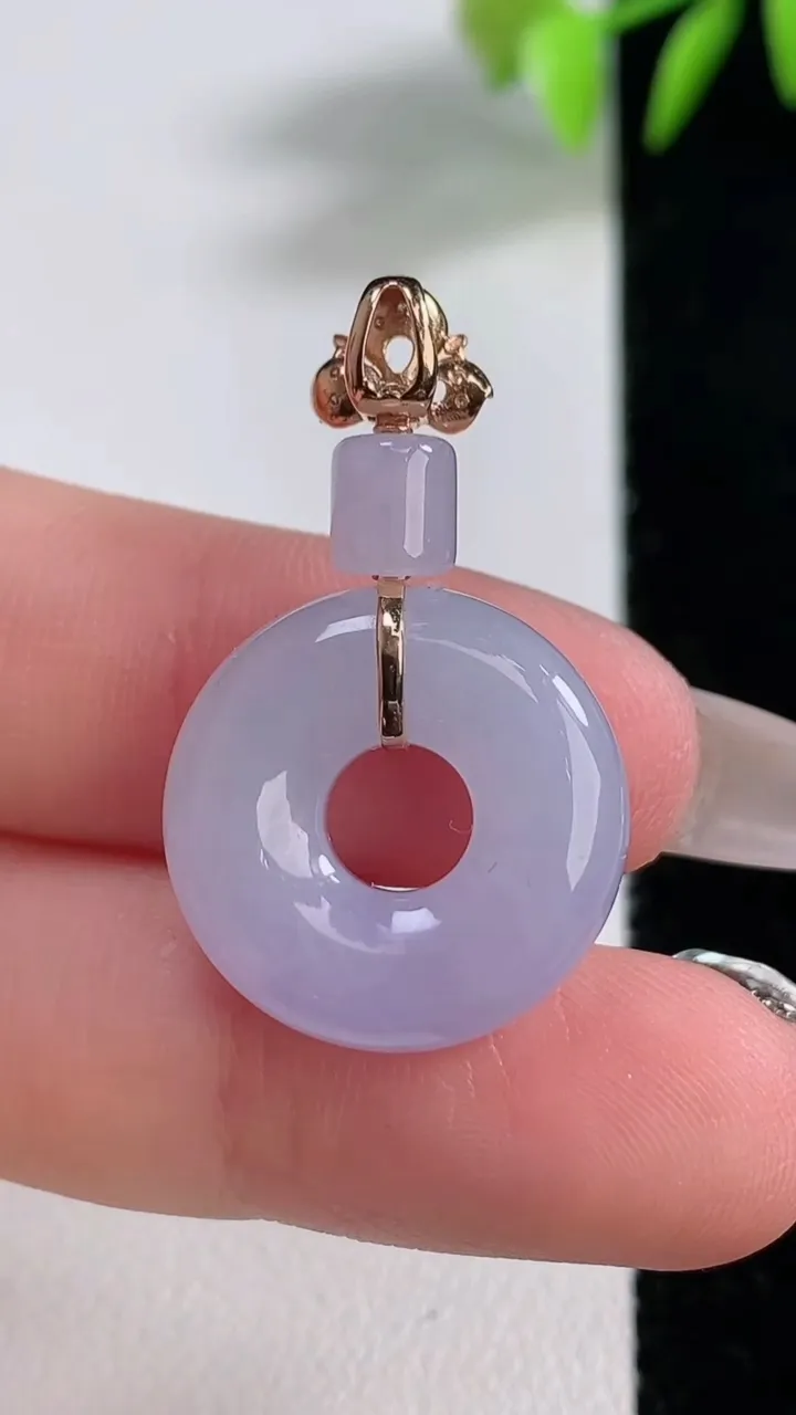 天然A货翡翠18K金紫罗兰平安环吊坠，尺寸19-5.6，重量:5.04g
12月10日