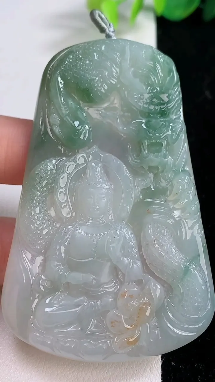 天然A货翡翠祥龙观音菩萨吊坠，尺寸72.4-46-5.7，重量:42.34g
12月10日