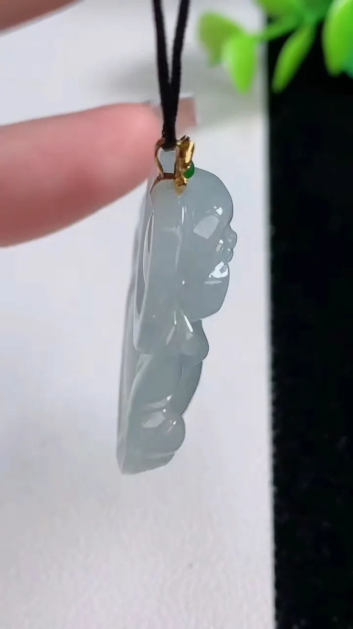 天然A货翡翠佛公吊坠，尺寸31.8-32.6-8，重量:12.54g
12月10日