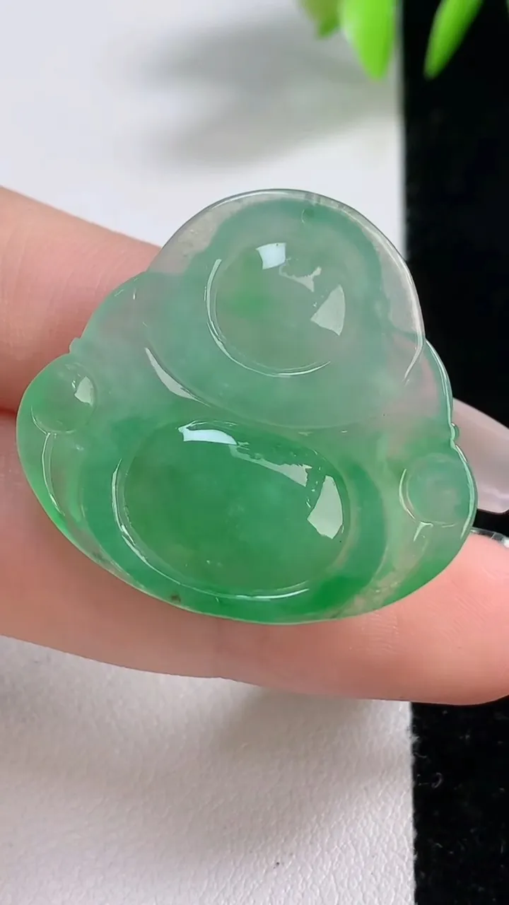 天然A货翡翠佛公吊坠，尺寸29.2-32-5.5，重量:8.15g
12月10日