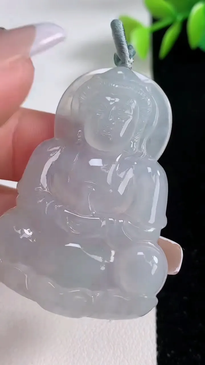 天然A货翡翠观音菩萨吊坠，尺寸47.7-33.6-5.3，重量:15.13g
12月10日