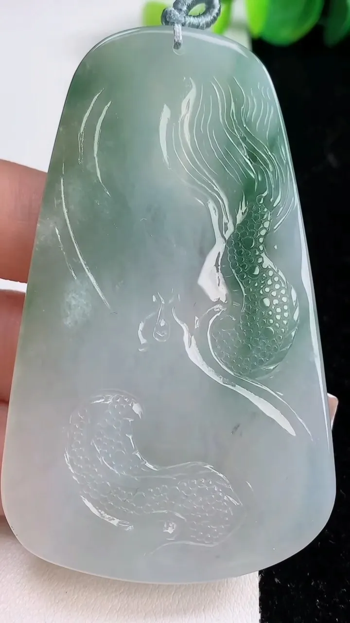 天然A货翡翠祥龙观音菩萨吊坠，尺寸74.2-44.5-6.5，重量:43.82g
12月10日