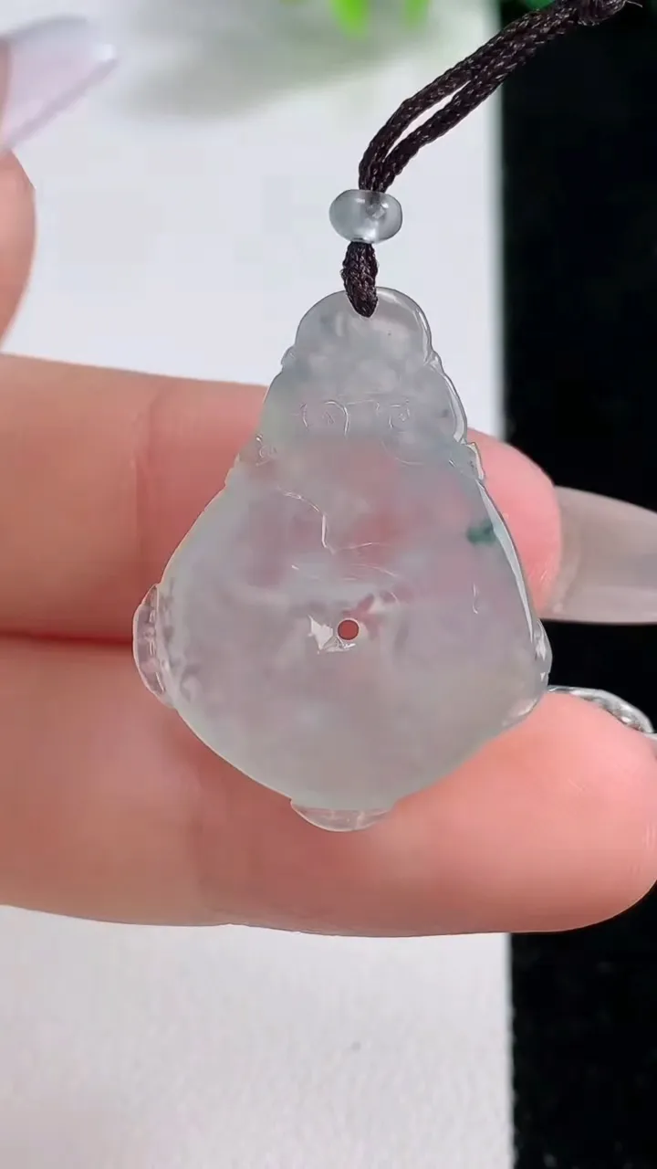 天然A货翡翠冰种飘花龙牌吊坠，尺寸27-21-4.5，重量:3.85g
12月10日