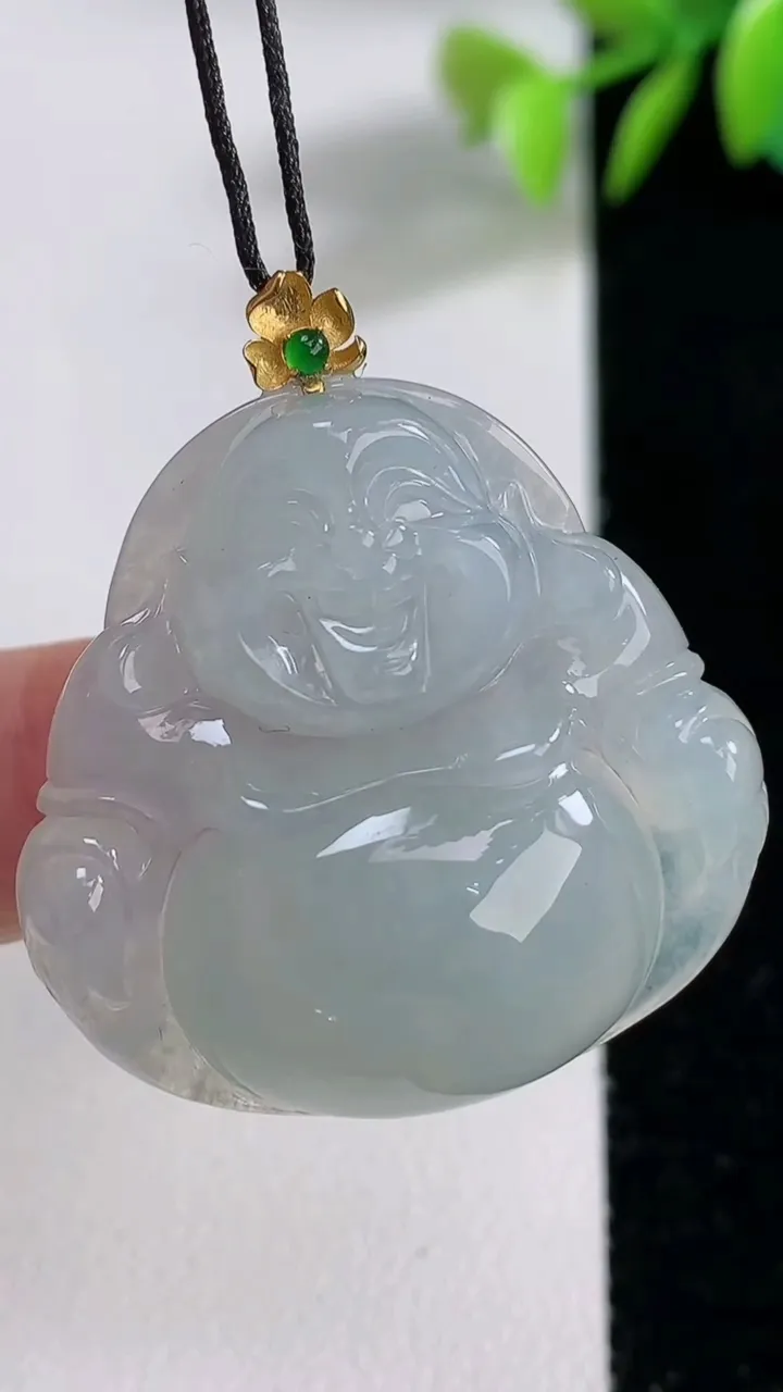 天然A货翡翠佛公吊坠，尺寸31.8-32.6-8，重量:12.54g
12月10日