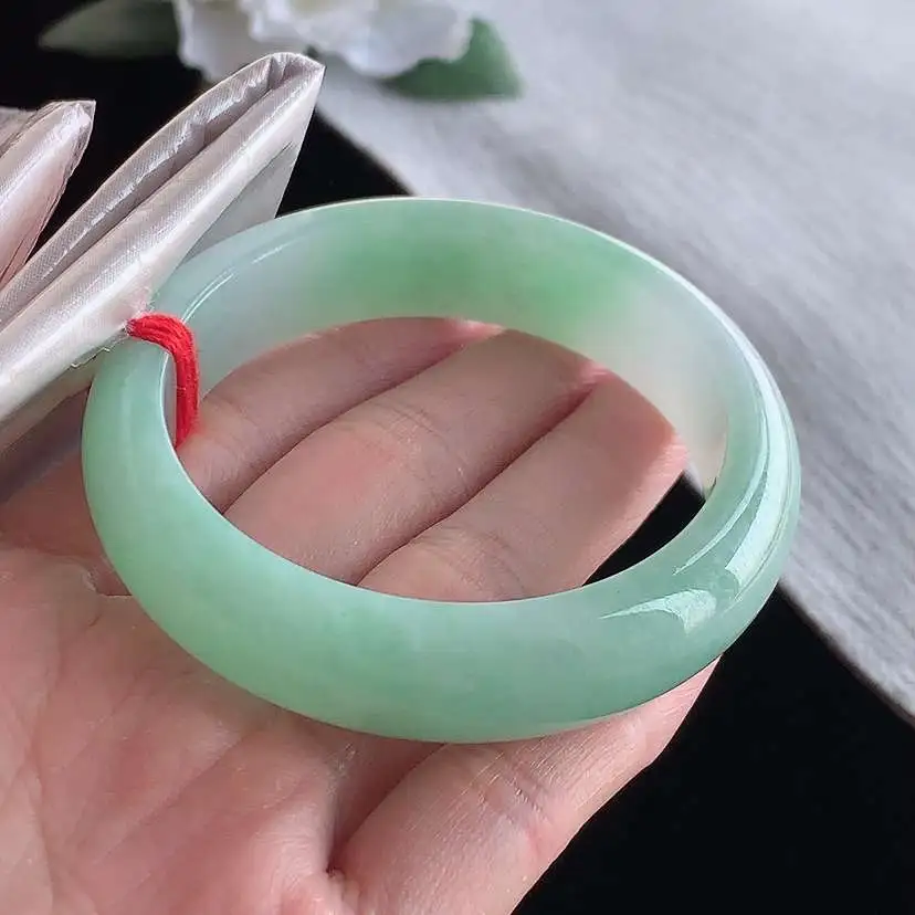 a货翡翠老坑冰种飘绿正装正圈手镯53-54圈口  尺寸53.5×13.8×7.8mm 1209