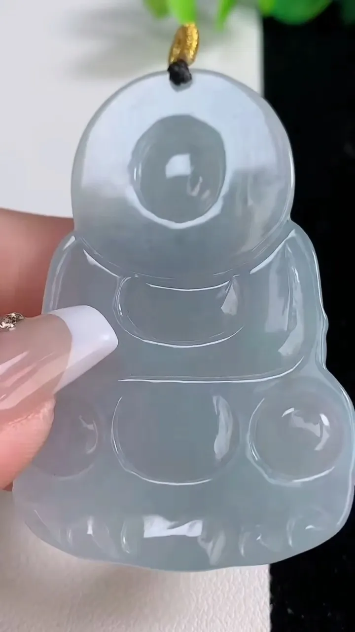 天然A货翡翠观音菩萨吊坠，尺寸592-38-5.3，重量:21.89g
12月10日