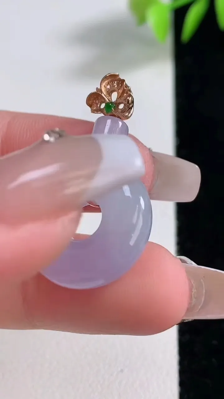 天然A货翡翠18K金紫罗兰平安环吊坠，尺寸19-5.6，重量:5.04g
12月10日