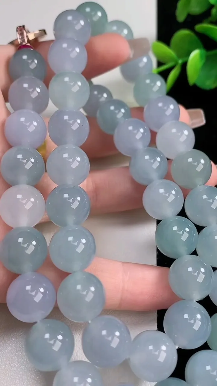 天然A货翡翠种紫罗兰圆珠项链，尺寸12-43颗，重量:141.46g12月10日
工厂直销收藏佳品,种好水足，色泽均匀，有种有色，上手高大气！