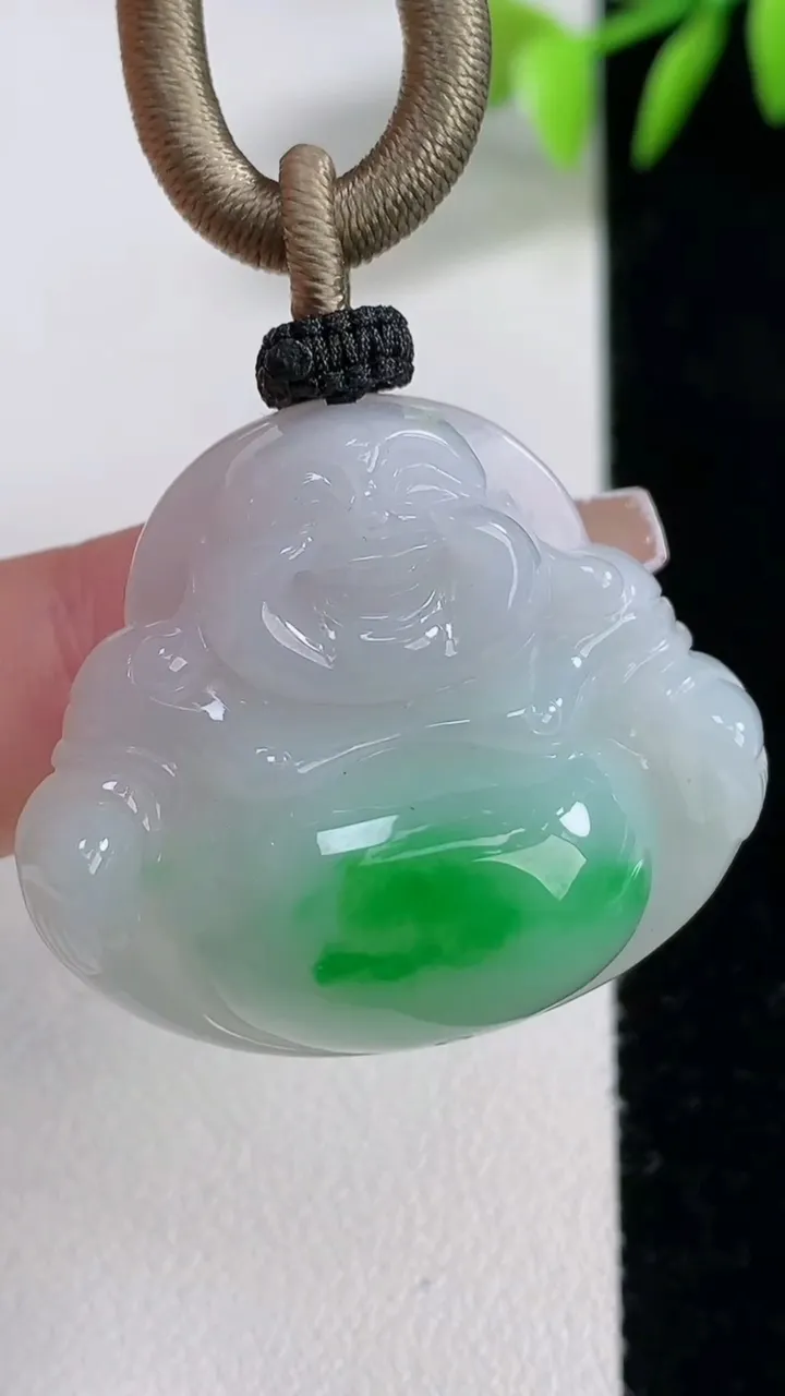 天然A货翡翠佛公吊坠，尺寸29.3-34-9.7，重量:18.64g
12月10日