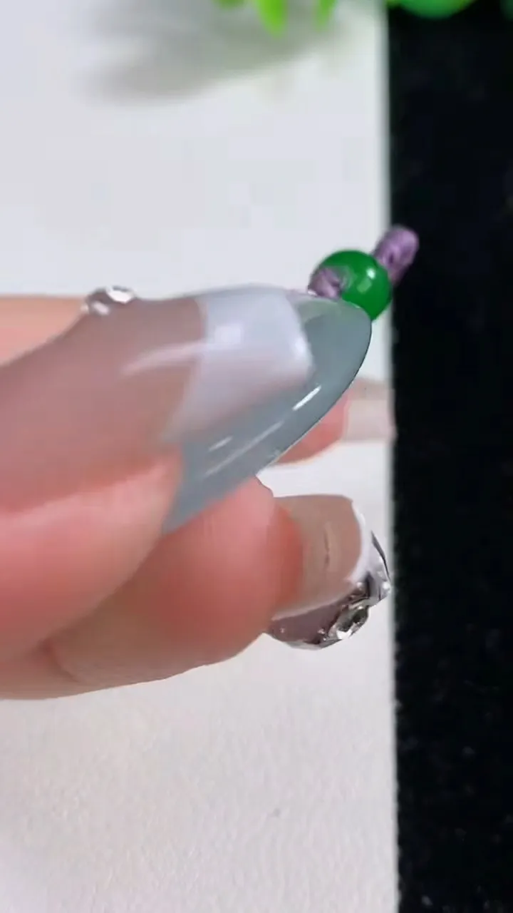 天然A货翡翠平安扣吊坠，尺寸39.8-6，重量:20.79g
12月10日