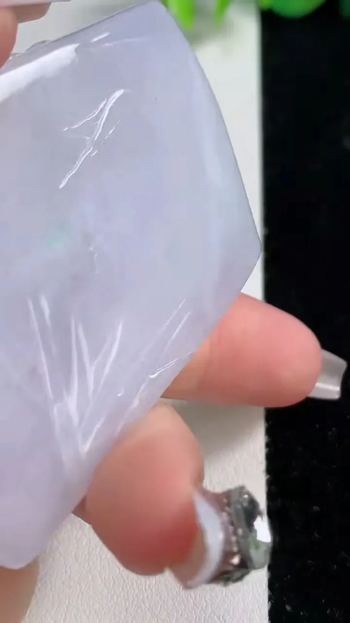 天然A货翡翠紫罗兰鸟语花香吊坠，尺寸59.7-41.5-7.7，重量:39.74g
12月10日