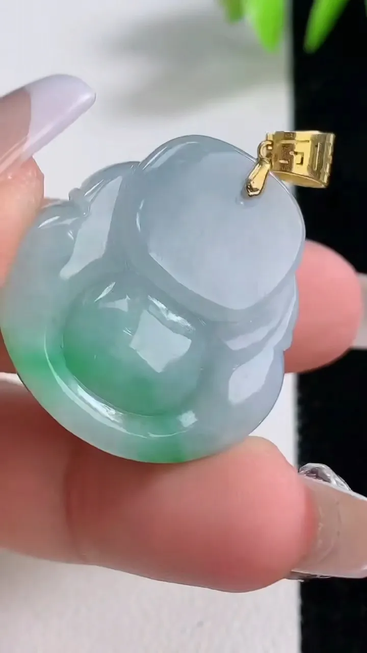 天然A货翡翠佛公吊坠，尺寸27.5-26.2-11.8，重量:15.22g
12月10日