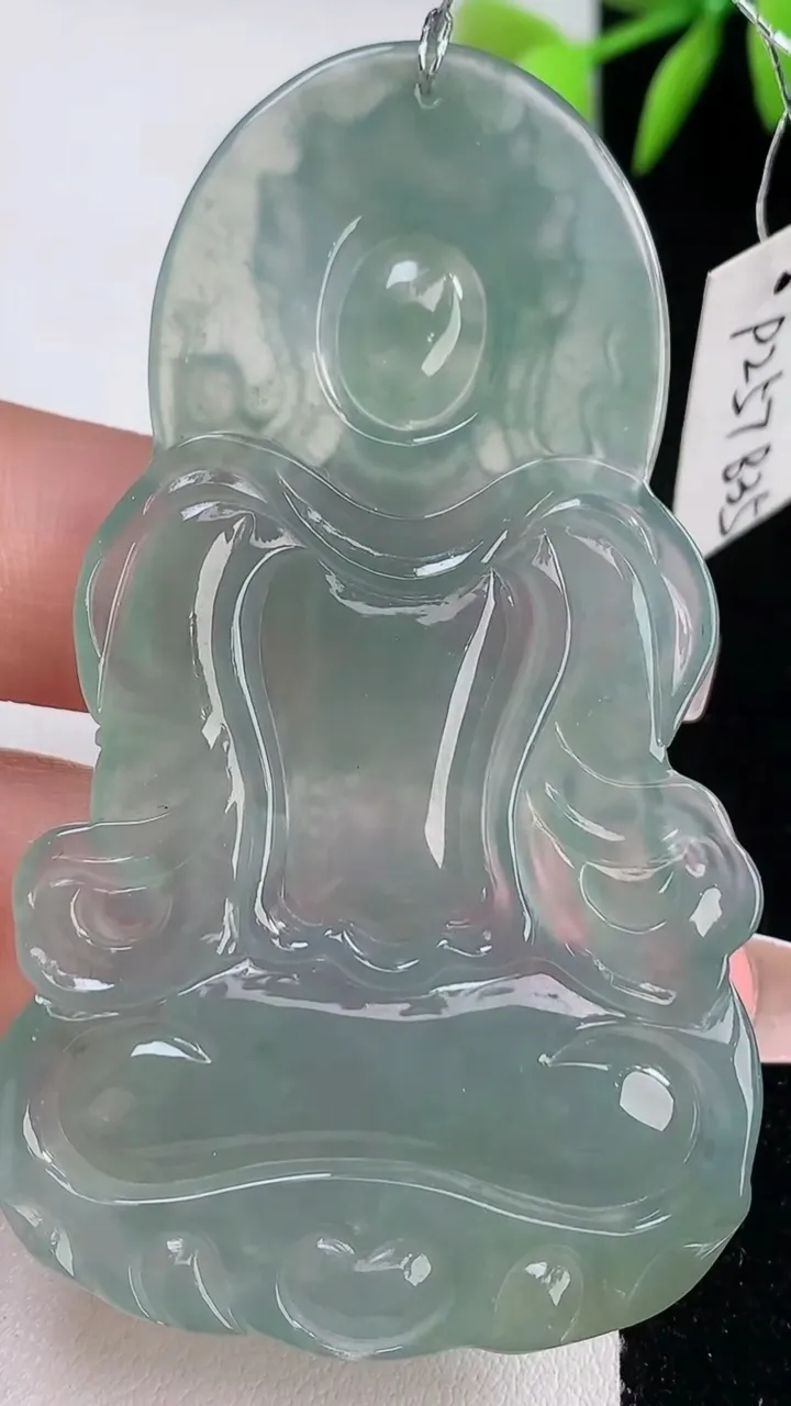天然A货翡翠度母观音吊坠，尺寸68.5-39.6-4.6，重量:24.92g
12月10日