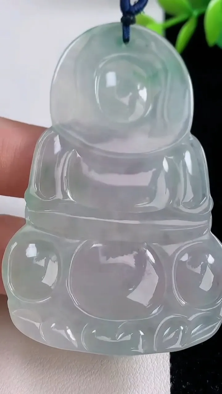 天然A货翡翠观音菩萨吊坠，尺寸68.3-44-5.3，重量:29.03g
12月10日