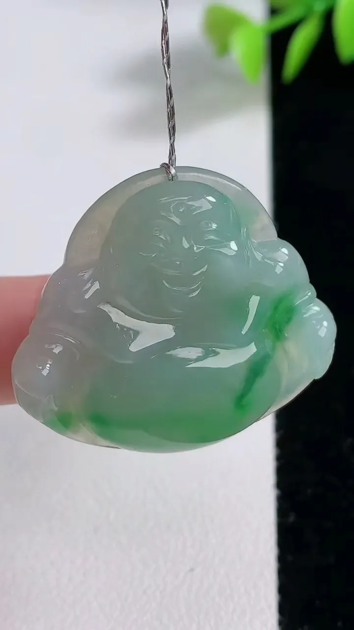 天然A货翡翠金枝玉叶 叶子吊坠，尺寸57.8-45.8-27.4-7.4，重量:11.28g
12月10日