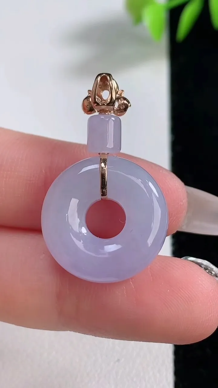 天然A货翡翠18K金紫罗兰平安环吊坠，尺寸19-5.6，重量:5.04g
12月10日