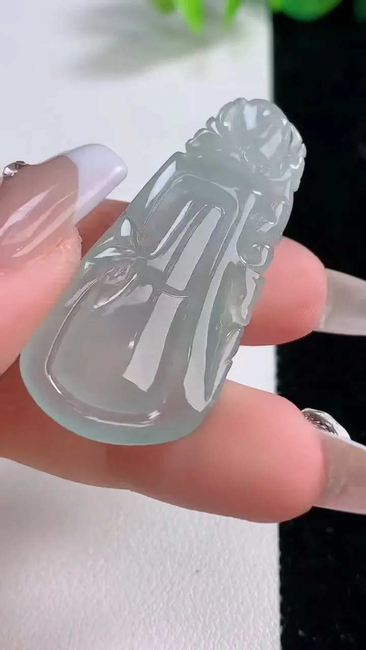 天然A货翡翠福瓜吊坠，尺寸42-20.4-7，重量:8.91g
12月10日