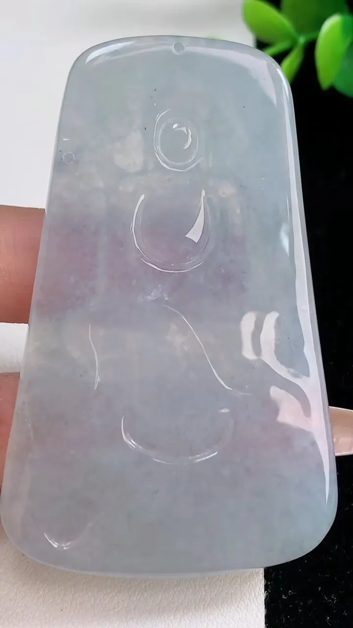 天然A货翡翠冰种紫罗兰大日如来吊坠，尺寸71.8-44.4-5.8，重量:44.89g
12月10日