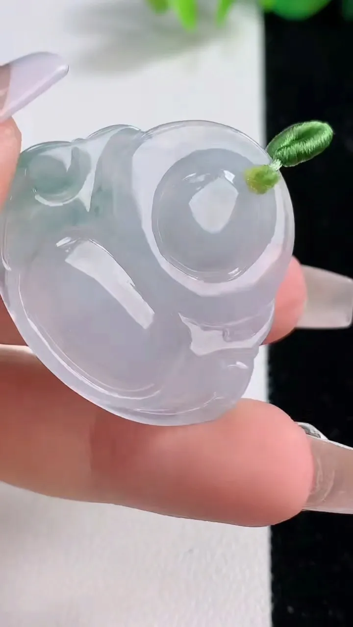 天然A货翡翠冰种飘花佛公吊坠，尺寸31.7-34.6-5.8，重量:9.35g
12月10日