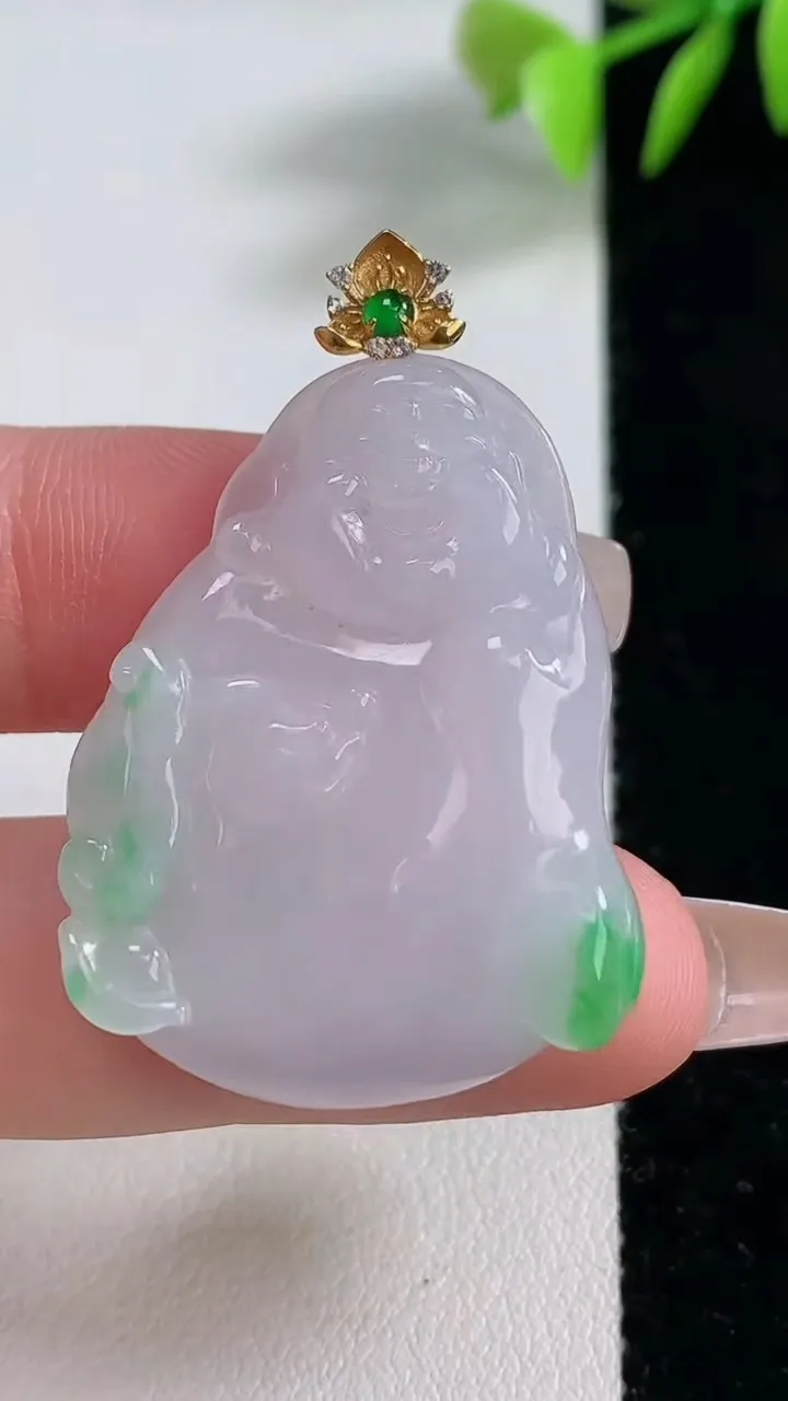 天然A货翡翠布袋佛吊坠，尺寸35.4-26.5-5.3，重量:10.26g
12月10日