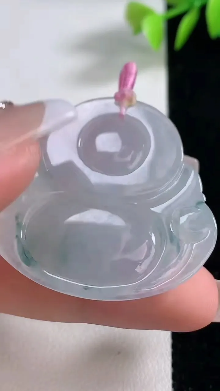 天然A货翡翠冰种飘花佛公吊坠，尺寸38.7-41-5.9，重量:14.79g
12月10日