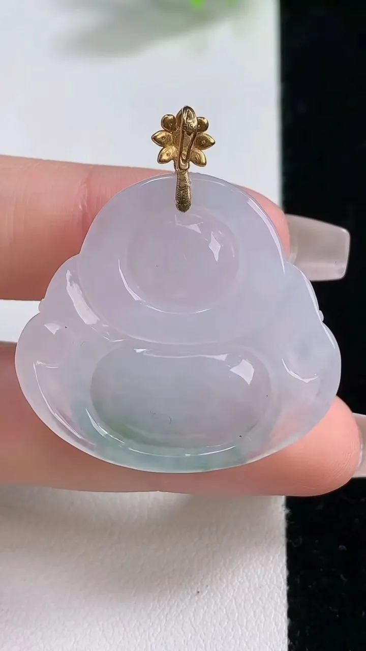 天然A货翡翠种飘花佛公吊坠，尺寸31.5-33.2-6，重量:10.62g
12月10日