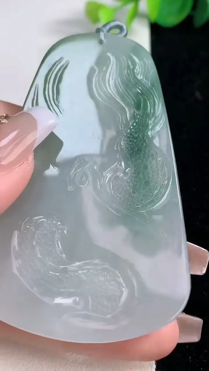 天然A货翡翠祥龙观音菩萨吊坠，尺寸74.2-44.5-6.5，重量:43.82g
12月10日