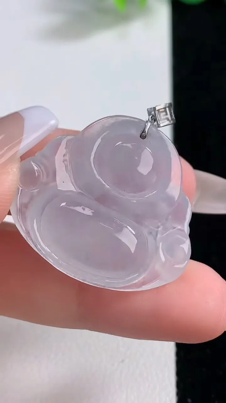 天然A货翡翠种白冰佛公吊坠，尺寸27-31.2-5.4，重量:6.92g
12月10日