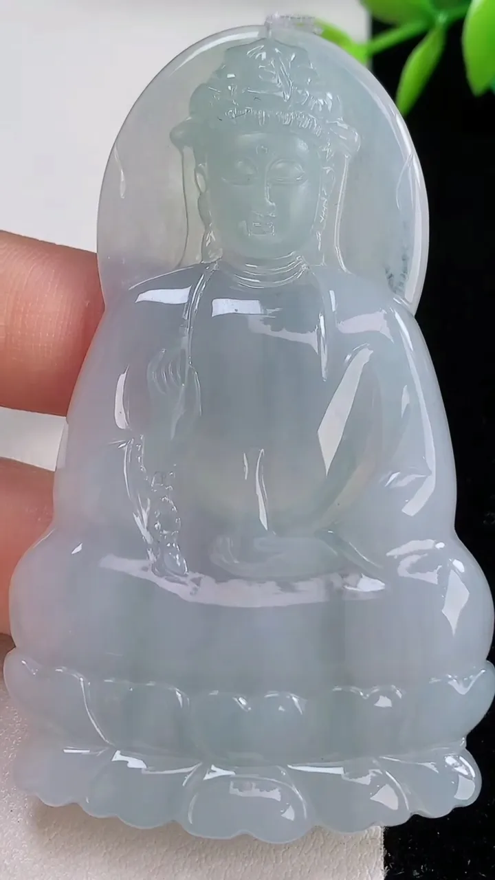 天然A货翡翠观音菩萨吊坠，尺寸72.3-42-5.6，重量:33.99g
12月10日