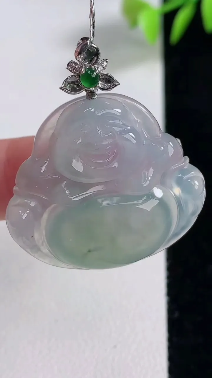 天然A货翡翠种飘花佛公吊坠，尺寸28.8-31.6-5.5，重量:8.68g
12月10日
