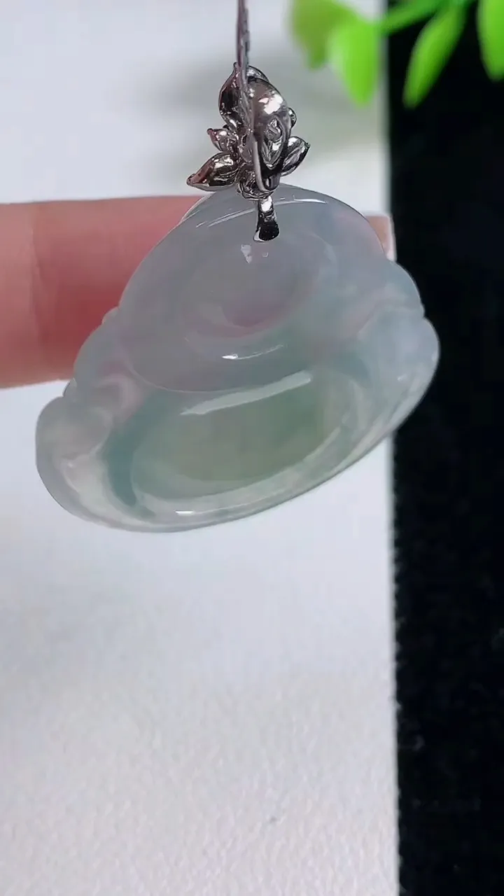 天然A货翡翠种飘花佛公吊坠，尺寸28.8-31.6-5.5，重量:8.68g
12月10日