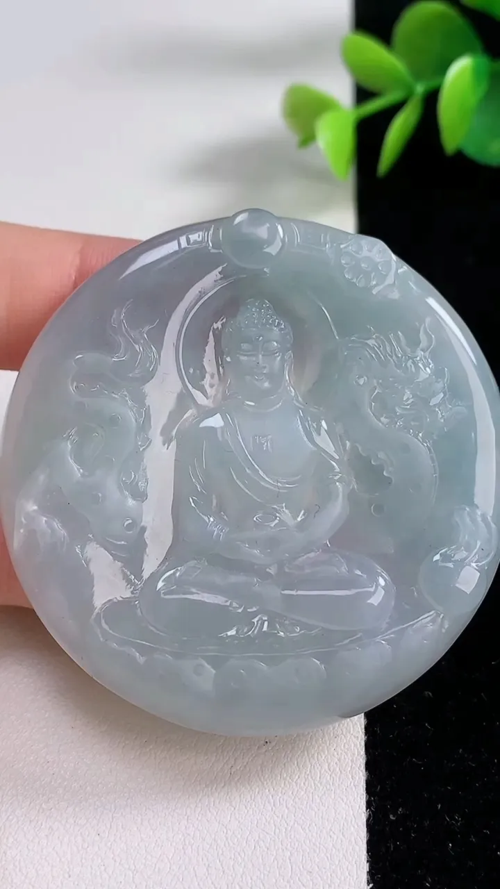 天然A货翡翠祥龙大日如来吊坠，尺寸53.3-5.4，重量:26.38g
12月10日