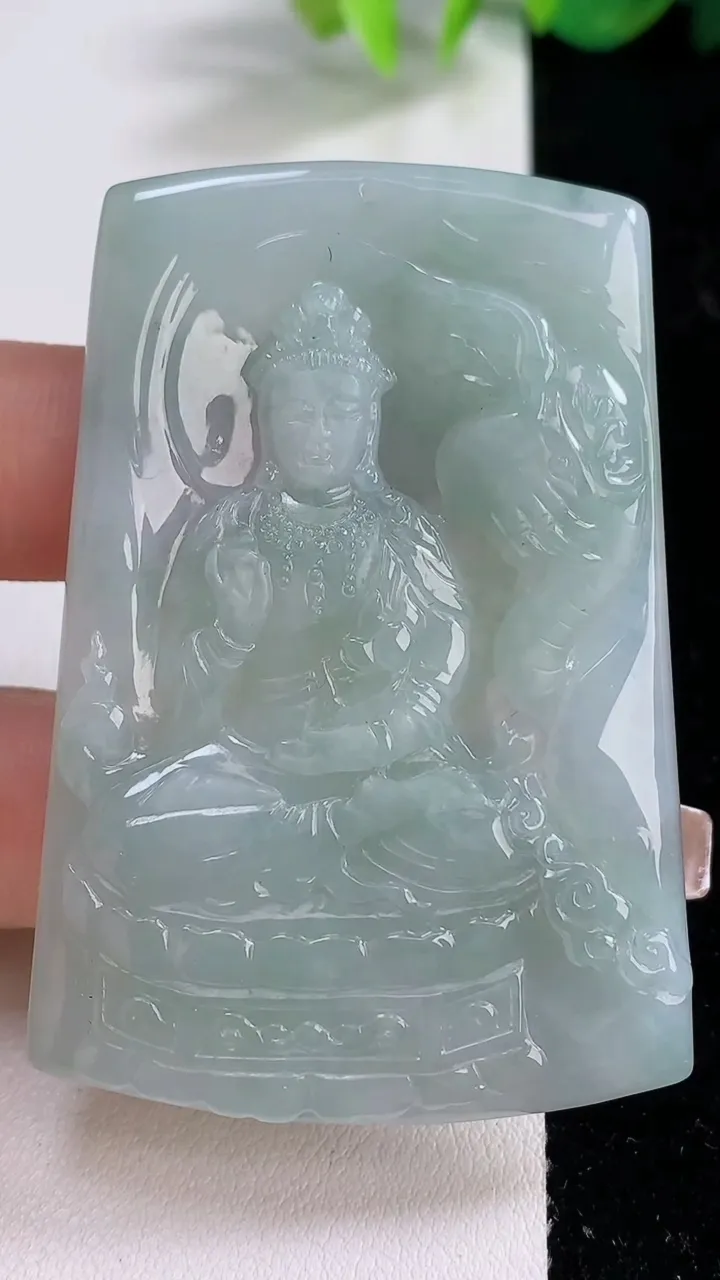天然A货翡翠普贤菩萨吊坠，尺寸60.5-41-5.2，重量:33.00g
12月10日