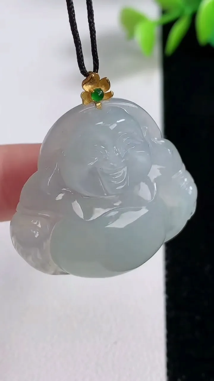 天然A货翡翠佛公吊坠，尺寸31.8-32.6-8，重量:12.54g
12月10日