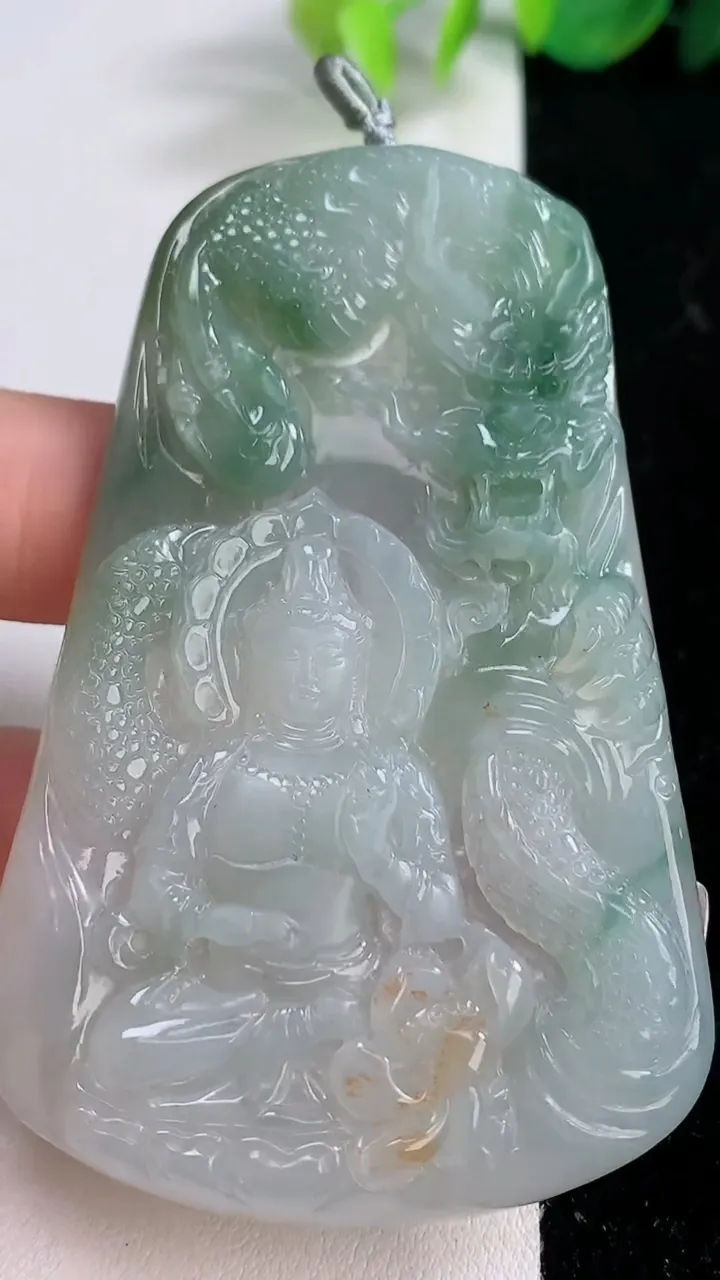 天然A货翡翠祥龙观音菩萨吊坠，尺寸72.4-46-5.7，重量:42.34g
12月10日