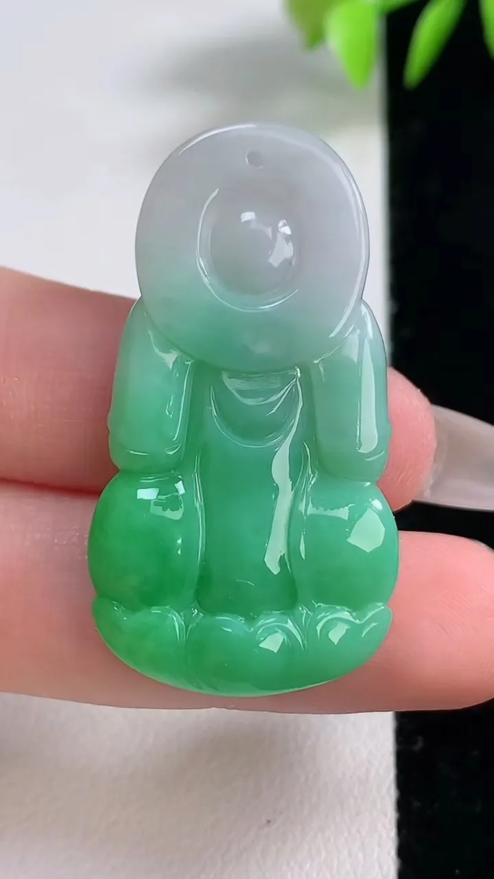 天然A货翡翠观音菩萨吊坠，尺寸40.3-19.7-5.8，重量:9.69g
12月10日