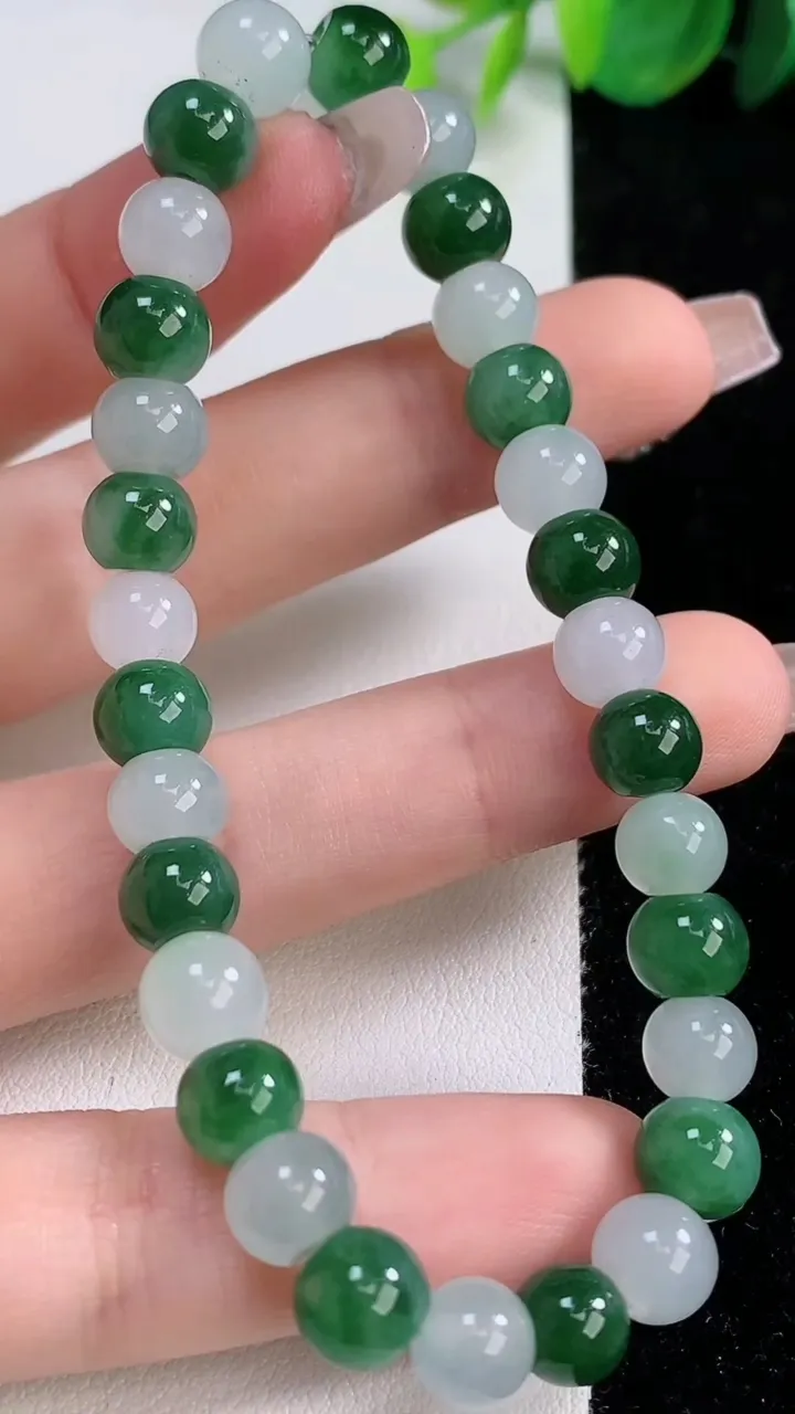 天然A货翡翠算盘珠手串，尺寸7.5-6-30颗，重量:21.15g12月10日
工厂直销收藏佳品,种