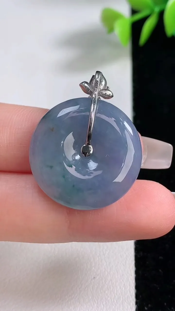 天然A货翡翠18K金紫罗兰飘花平安扣吊坠，尺寸24.2-5.5，重量:7.51g
12月10日