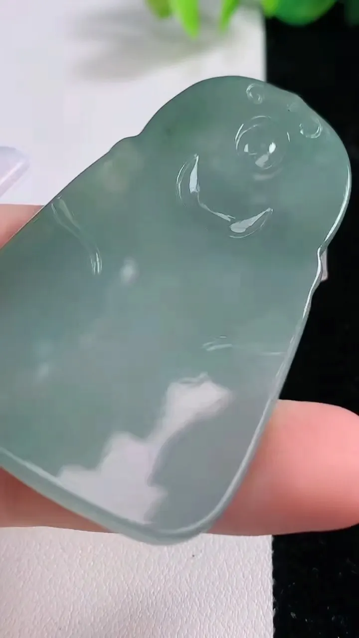 天然A货翡翠大日如来吊坠，尺寸58.8-35.2-5，重量:24.92g
12月10日