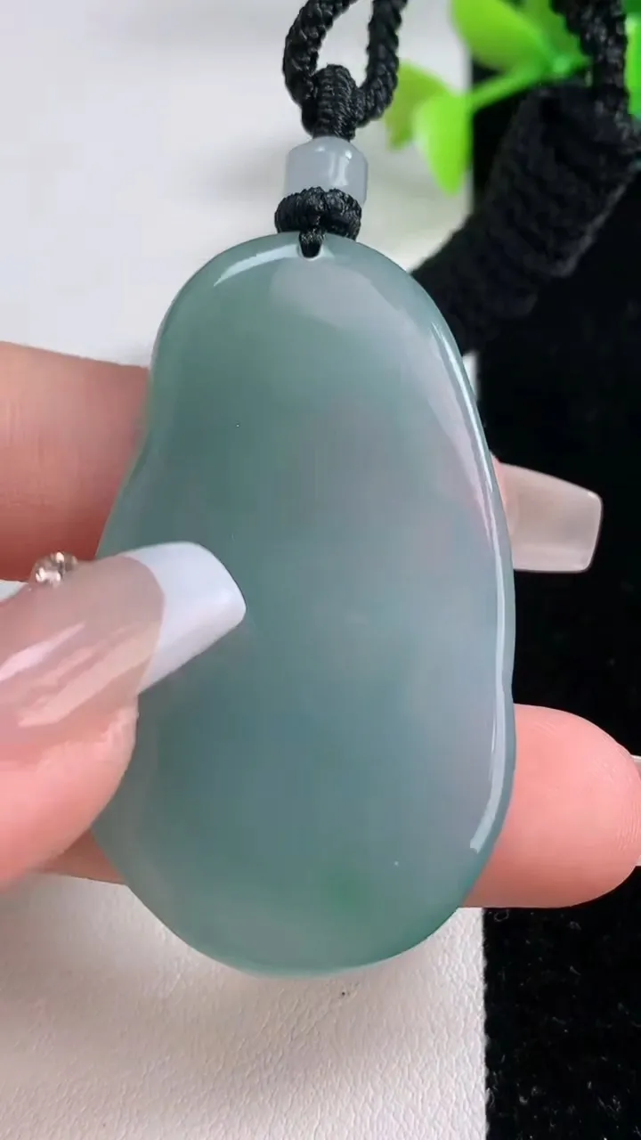天然A货翡翠逍遥佛吊坠，尺寸48.2-25.2-5.8，重量:20.85g
12月10日