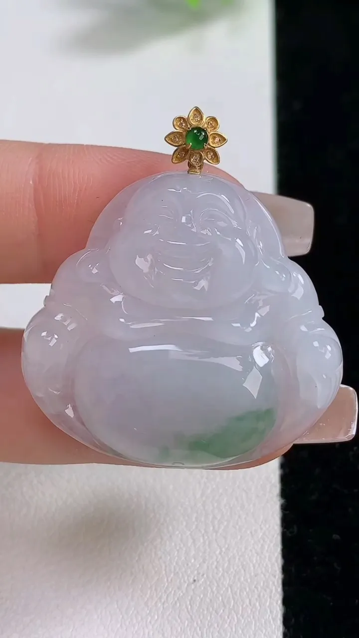 天然A货翡翠种飘花佛公吊坠，尺寸31.5-33.2-6，重量:10.62g
12月10日