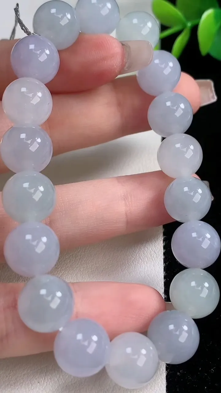 天然A货翡翠紫罗兰圆珠手串，尺寸10.8-18颗，重量:41.10g12月10日
工厂直销收藏佳品,